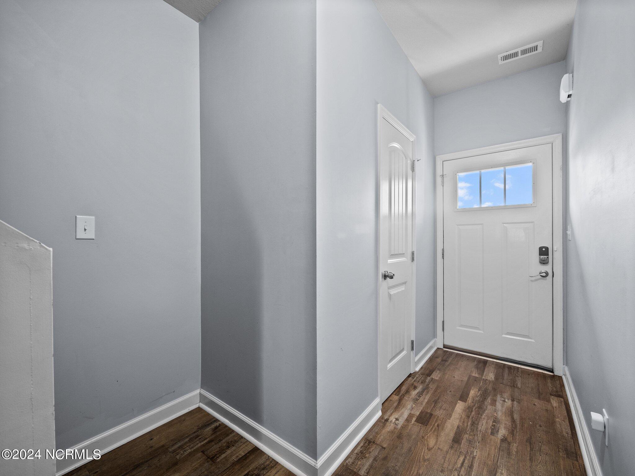 504 Caldwell Loop Jacksonville, NC 28546 - Photo 9 of 50 21-web-or-mls-P6170466