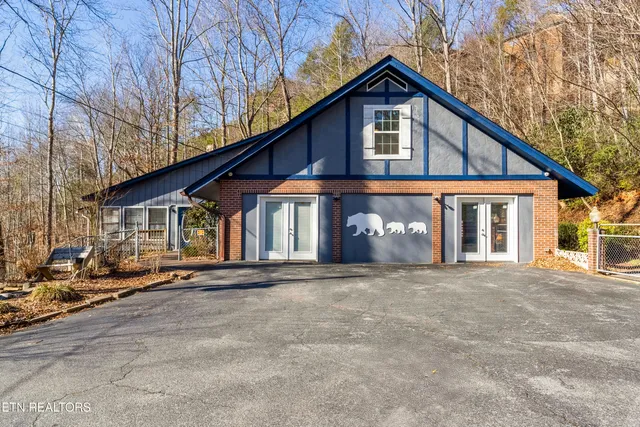 $1,970,000 | 751 Ridge Road, Gatlinburg, TN 37738