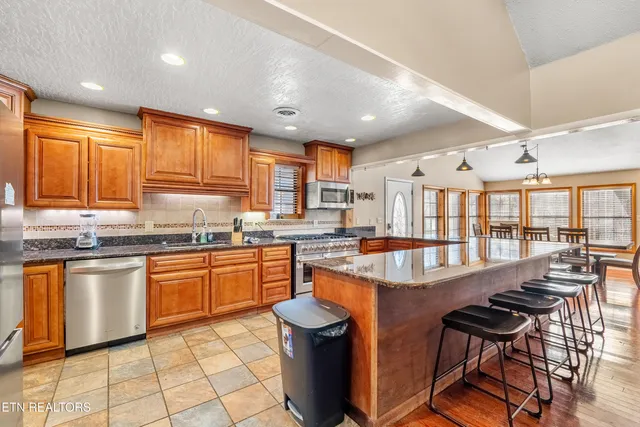 $1,970,000 | 751 Ridge Road, Gatlinburg, TN 37738