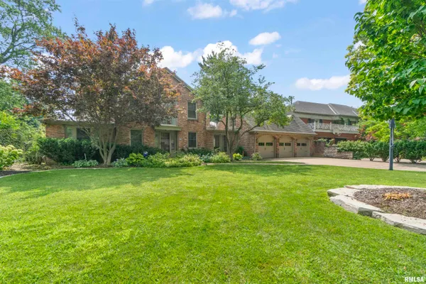$650,000 | 5934 North Elm Lane, Peoria, IL 61614