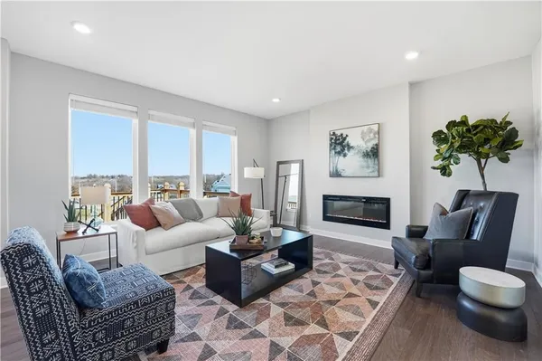 $526,489 | 11115 North Glenwood Avenue, Kansas City, MO 64157