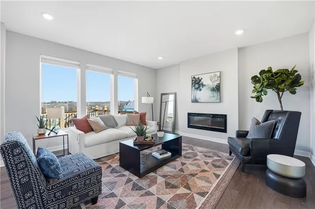 $526,489 | 11115 North Glenwood Avenue, Kansas City, MO 64157