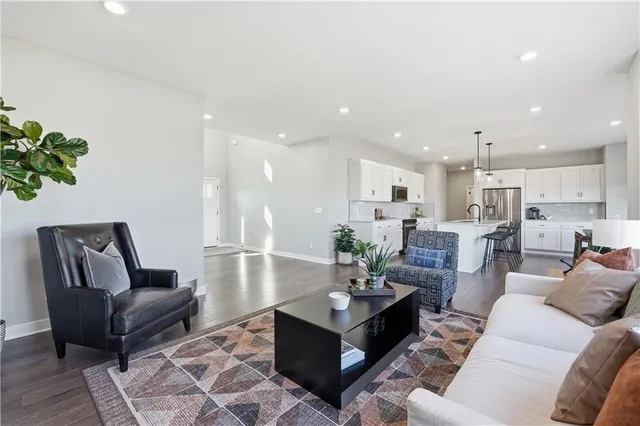 $526,489 | 11115 North Glenwood Avenue, Kansas City, MO 64157