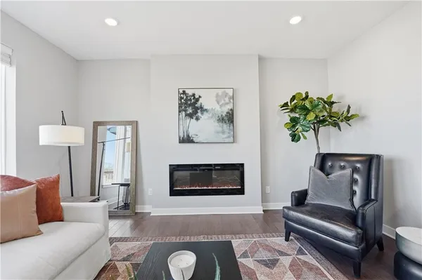 $526,489 | 11115 North Glenwood Avenue, Kansas City, MO 64157