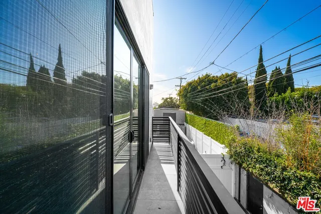 $10,495 | 1613 South Wooster Street, Los Angeles, CA 90035