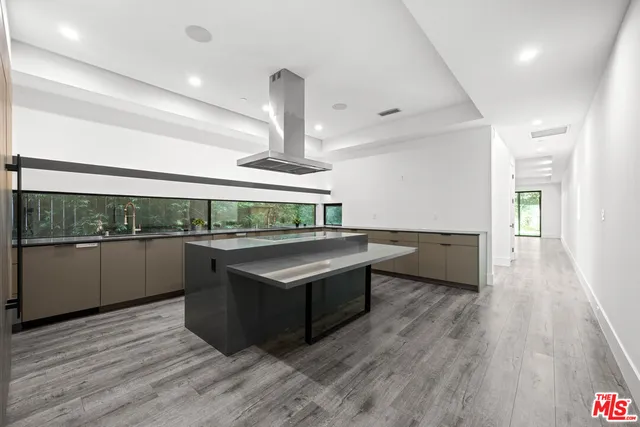 $10,495 | 1613 South Wooster Street, Los Angeles, CA 90035