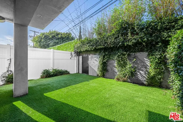 $10,495 | 1613 South Wooster Street, Los Angeles, CA 90035