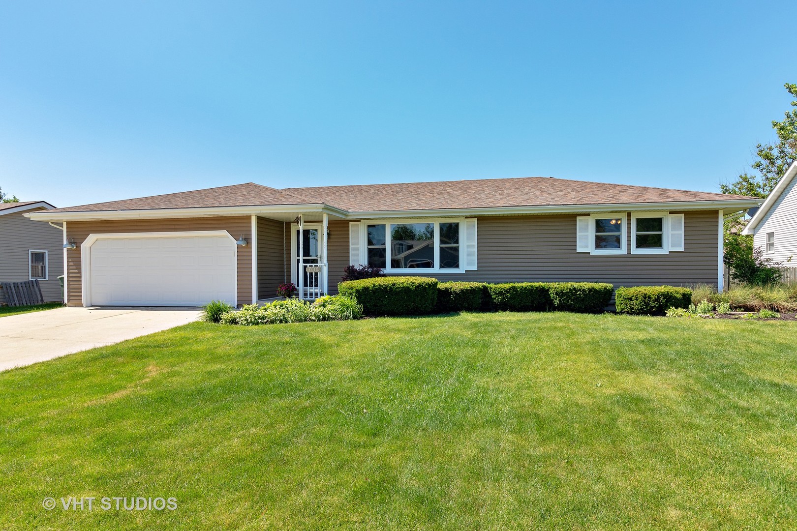 704 Plank Road New Lenox, IL 60451 - Photo 1 of 18
