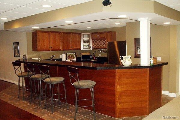 4685 Goodison Pl Drive Rochester, MI 48306 - Photo 7 of 11 Lower level kitchenette