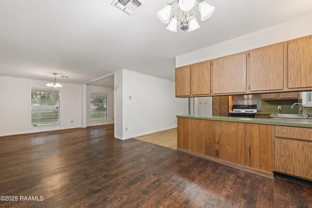 $215,000 | 135 Oak Drive, St. Martinville, LA 70582