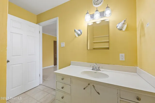 $215,000 | 135 Oak Drive, St. Martinville, LA 70582