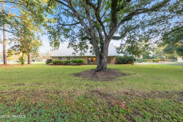 $215,000 | 135 Oak Drive, St. Martinville, LA 70582