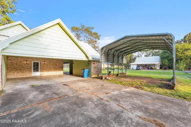 $215,000 | 135 Oak Drive, St. Martinville, LA 70582