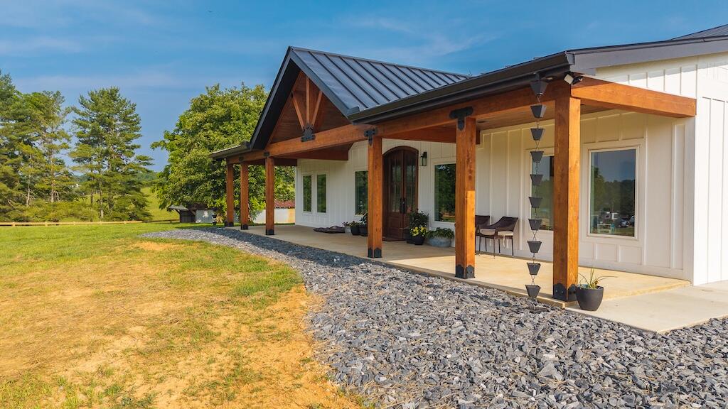 2822 Huffville Road Pilot, VA 24138 - Photo 4 of 92 4