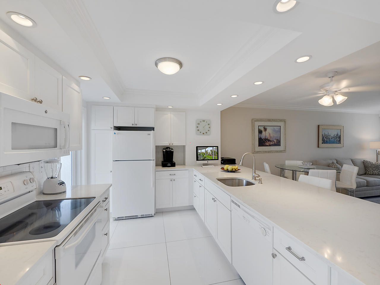 2730 Banyan Road, Unit 26B Boca Raton, FL 33432 - Photo 11 of 17 Kitchen