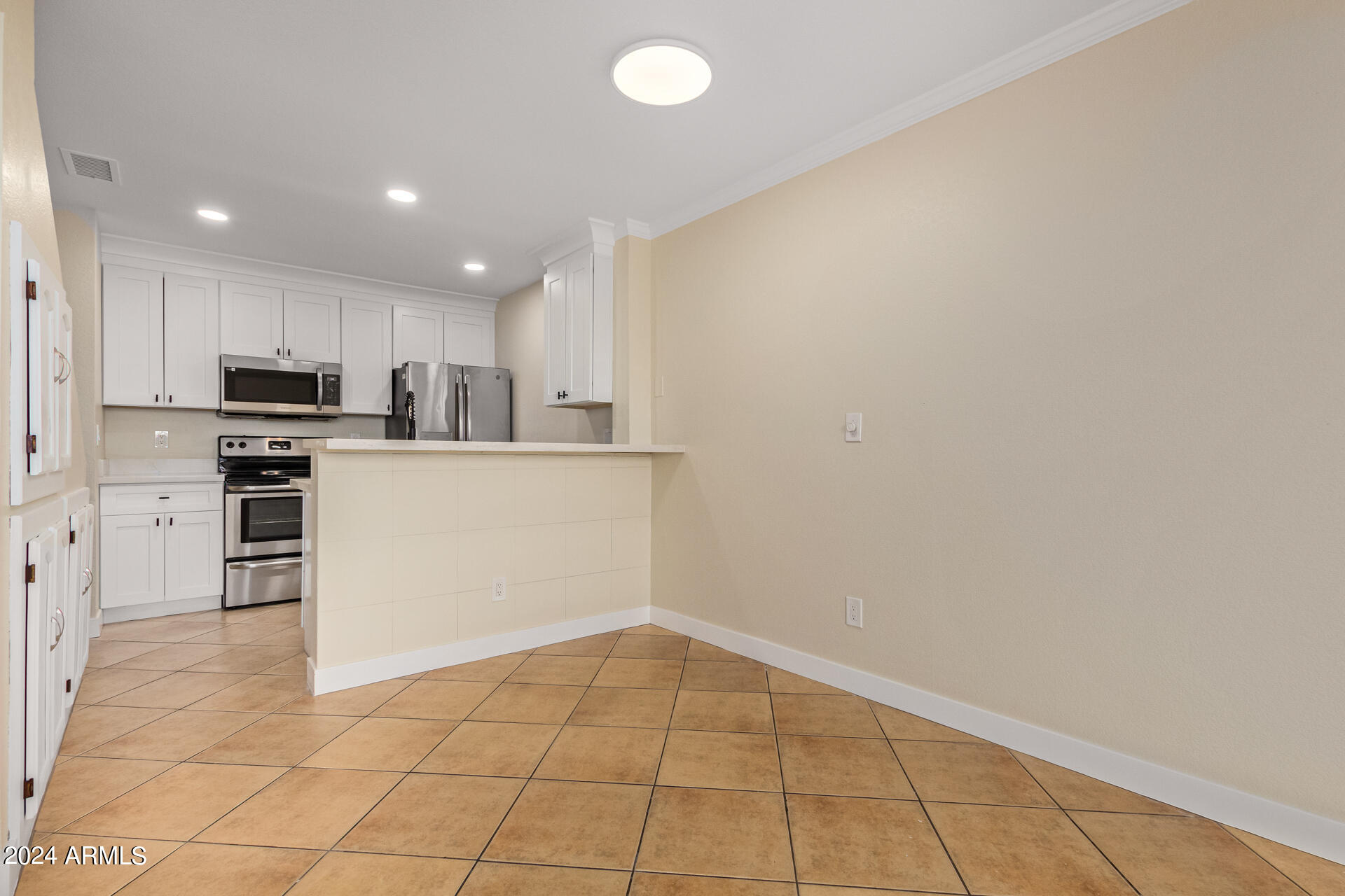 510 North Alma School Road, Unit 145 Mesa, AZ 85201 - Photo 8 of 25 0010-09-Alam School