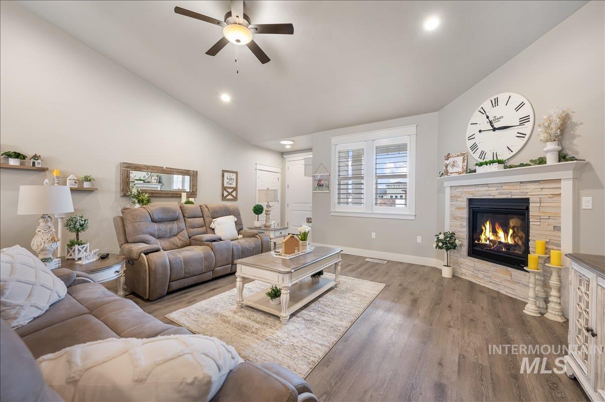 4376 Wagon Road Nampa, ID 83687 - Photo 5 of 33