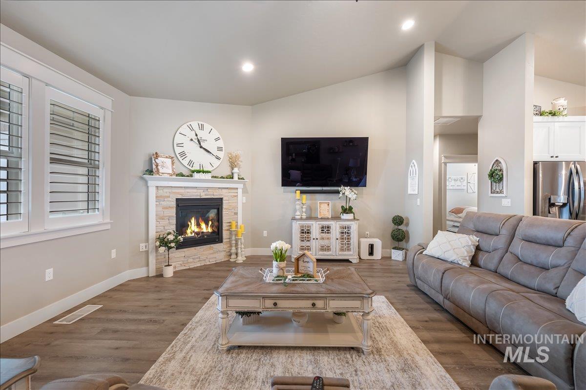 4376 Wagon Road Nampa, ID 83687 - Photo 7 of 33