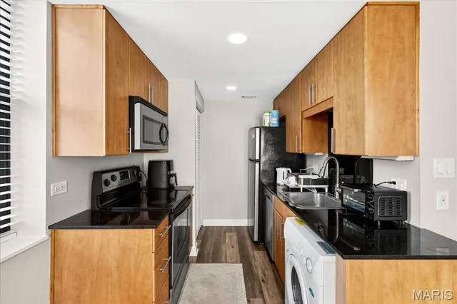 $90,000 | 5696 Kingsbury Avenue, Unit 406, St. Louis, MO 63112