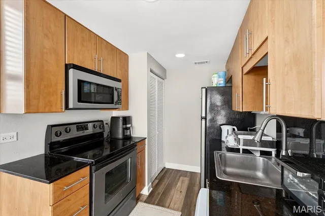 $90,000 | 5696 Kingsbury Avenue, Unit 406, St. Louis, MO 63112