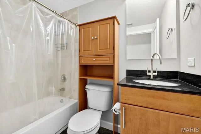 $90,000 | 5696 Kingsbury Avenue, Unit 406, St. Louis, MO 63112