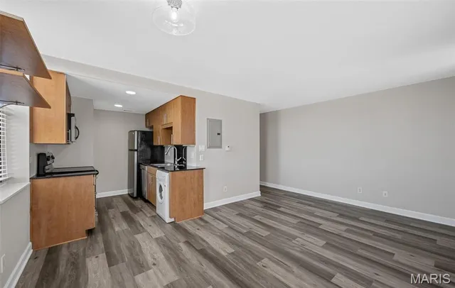 $90,000 | 5696 Kingsbury Avenue, Unit 406, St. Louis, MO 63112