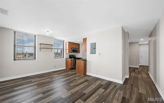 $90,000 | 5696 Kingsbury Avenue, Unit 406, St. Louis, MO 63112