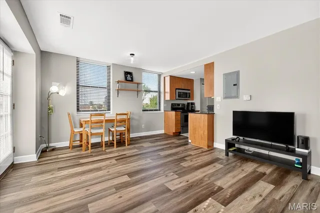 $90,000 | 5696 Kingsbury Avenue, Unit 406, St. Louis, MO 63112