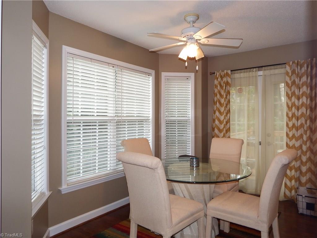 5470 Springhouse Farm Road Winston-Salem, NC 27107 - Photo 4 of 20 Bright Breakfast Area!