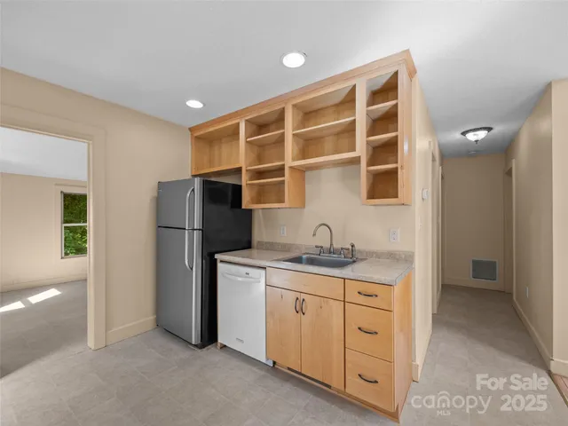 $600,000 | 129 Franklin Road, Swannanoa, NC 28778