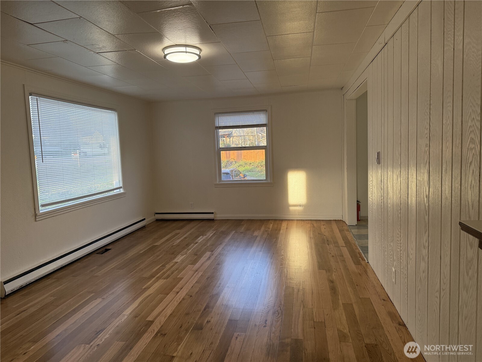 5415 Northeast 4th Street Renton, WA 98059 - Photo 6 of 8