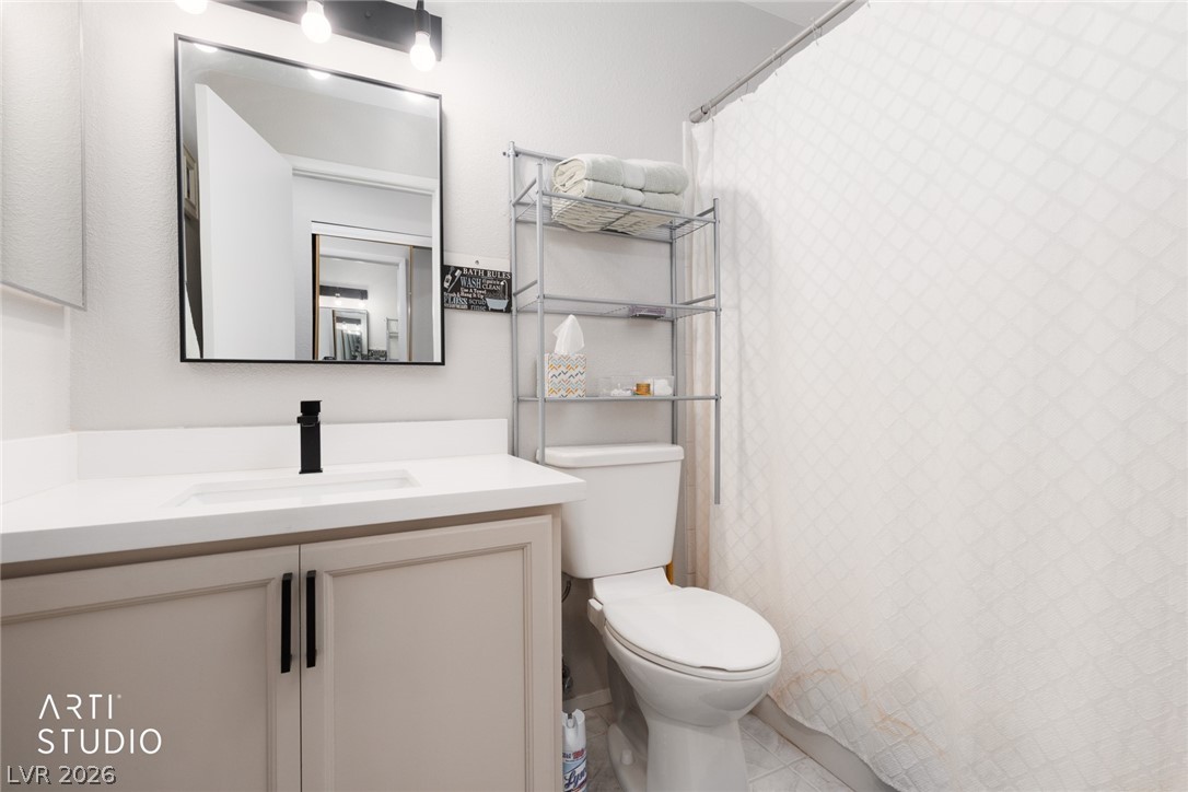 105 North Cimarron Road Las Vegas, NV 89145 - Photo 16 of 33 2nd bathroom