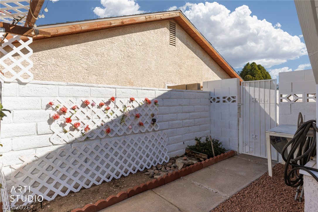 105 North Cimarron Road Las Vegas, NV 89145 - Photo 23 of 33