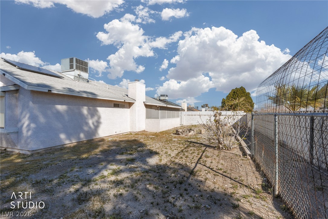 105 North Cimarron Road Las Vegas, NV 89145 - Photo 29 of 33