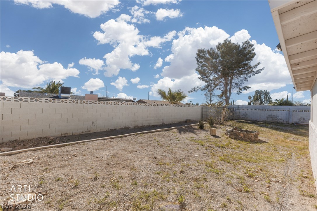 105 North Cimarron Road Las Vegas, NV 89145 - Photo 31 of 33
