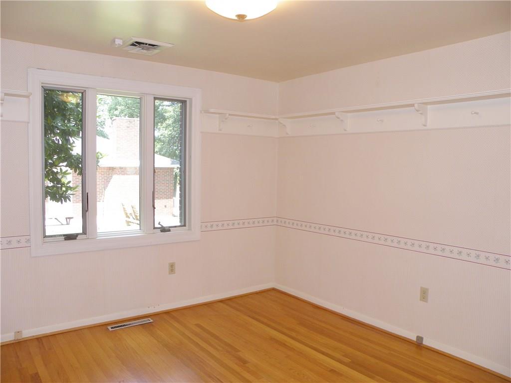 911 McClelland Road Venetia, PA 15367 - Photo 15 of 25 Bedroom #3 911 McClelland Road