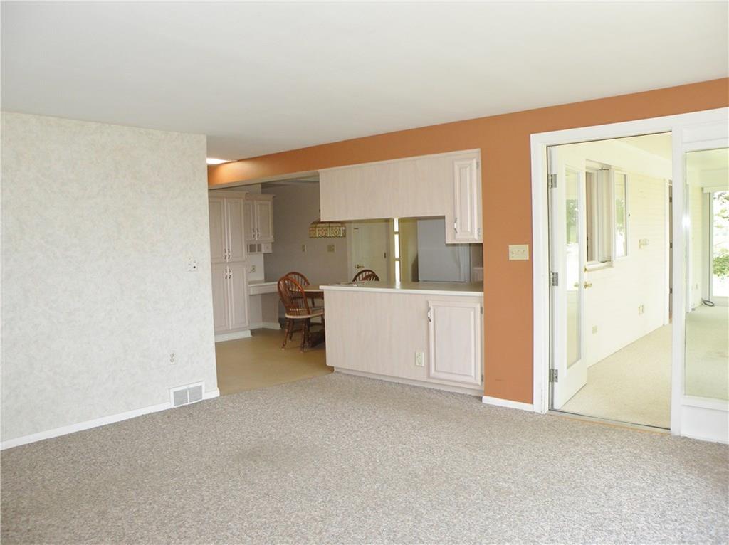 911 McClelland Road Venetia, PA 15367 - Photo 3 of 25 Living Room 911 McClelland Road