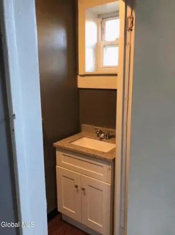 $1,350 | 821 23rd Street, Unit 1, Watervliet, NY 12189