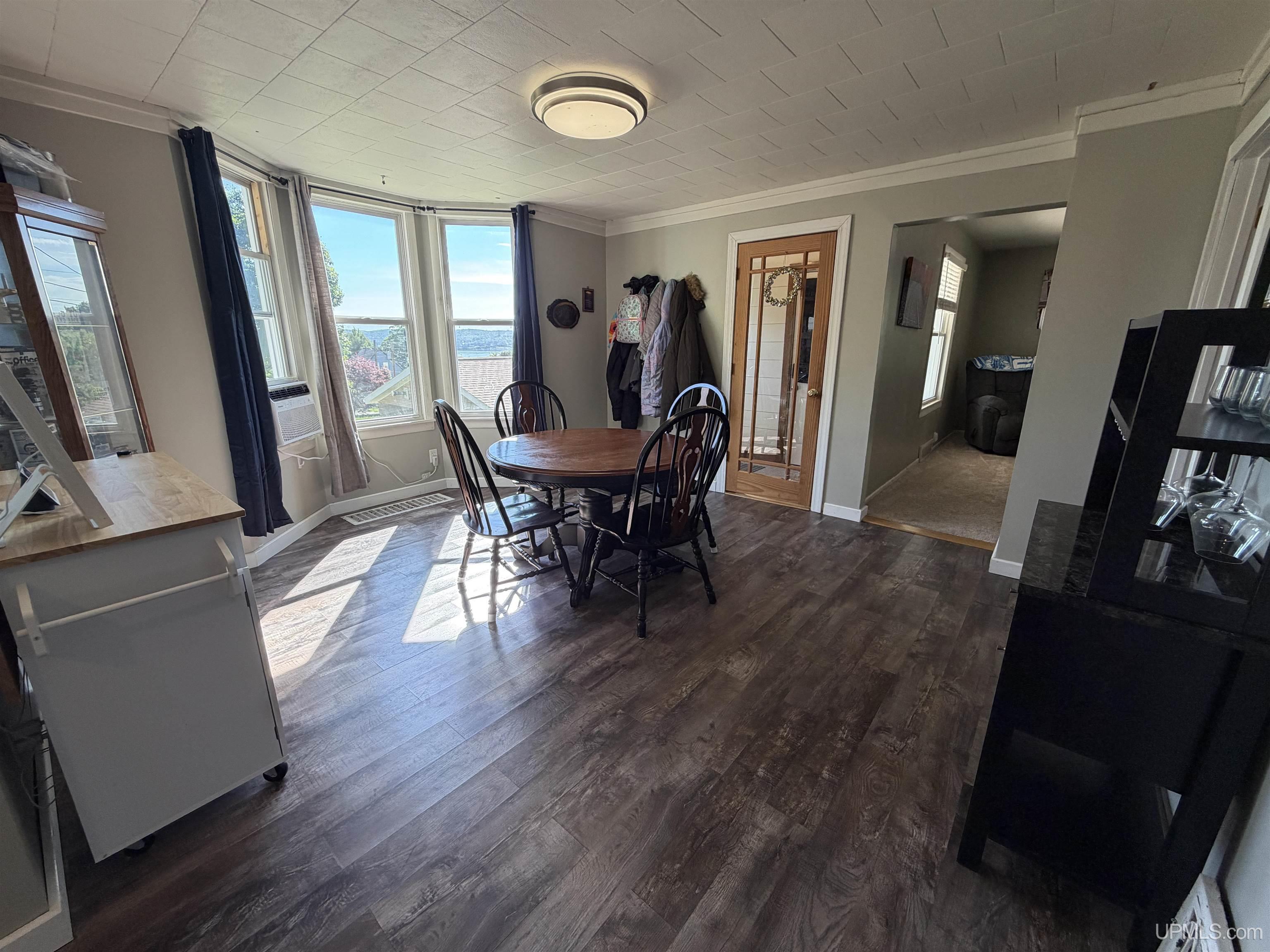 204 Walnut Street Munising, MI 49862 - Photo 5 of 45