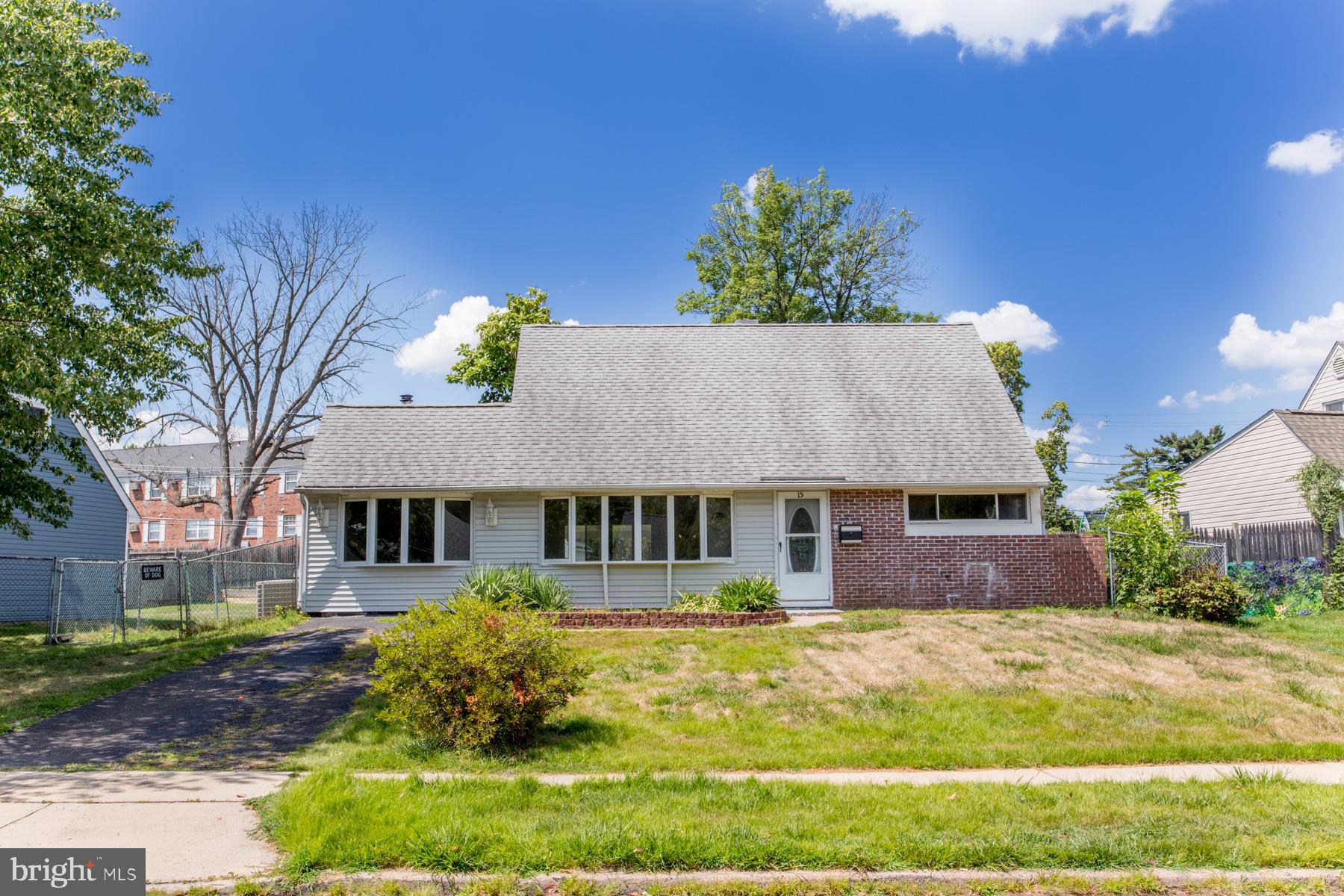 15 Violet Road Levittown, PA 19057 - Photo 1 of 59