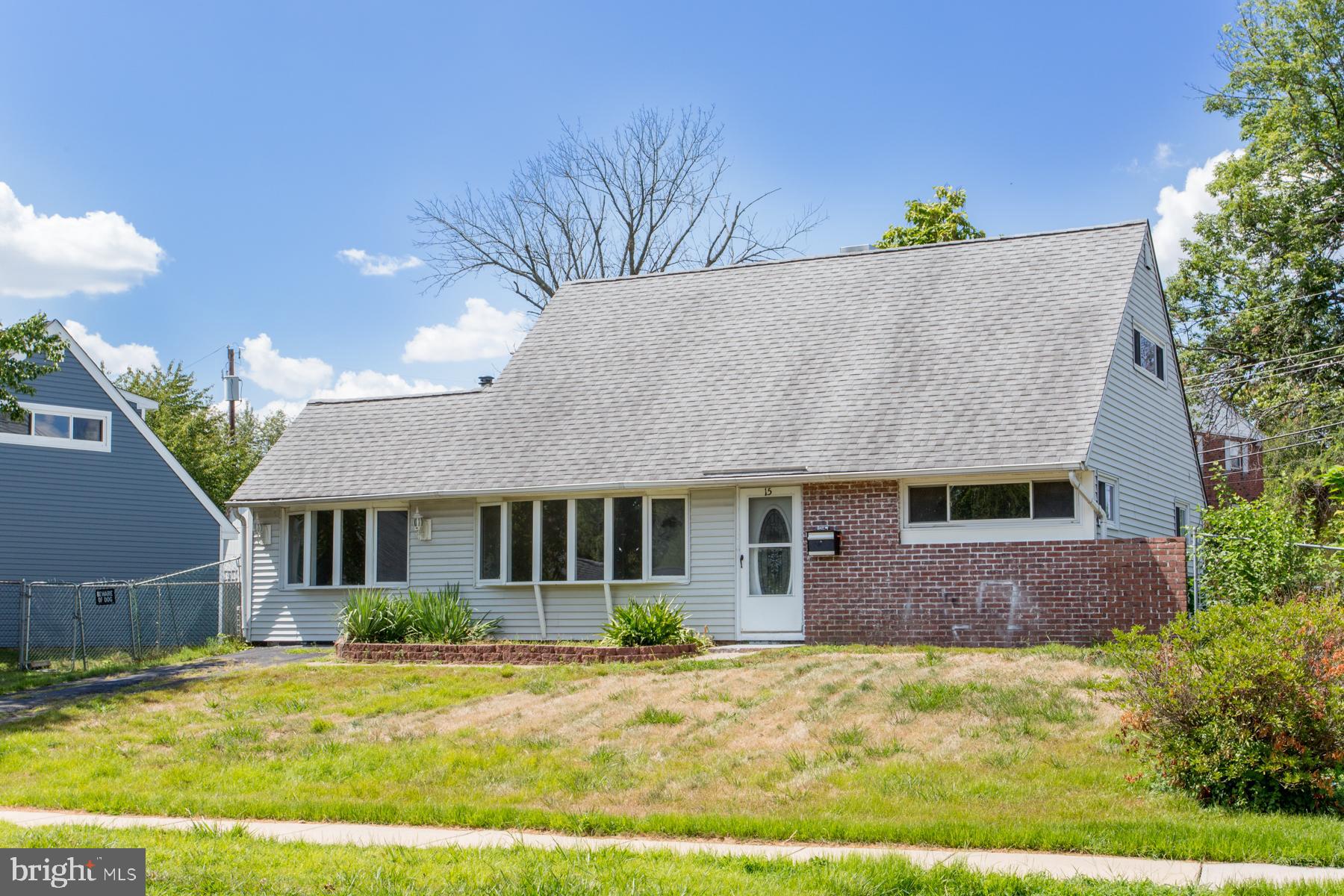 15 Violet Road Levittown, PA 19057 - Photo 6 of 59