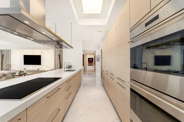 $39,500 | 17301 Biscayne Boulevard, Unit PH7, North Miami Beach, FL 33160