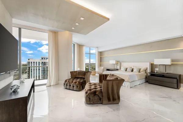 $39,500 | 17301 Biscayne Boulevard, Unit PH7, North Miami Beach, FL 33160