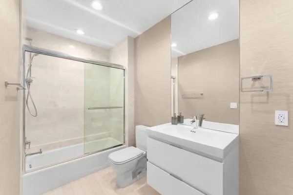 $39,500 | 17301 Biscayne Boulevard, Unit PH7, North Miami Beach, FL 33160