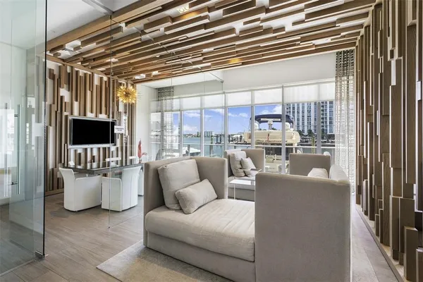 $39,500 | 17301 Biscayne Boulevard, Unit PH7, North Miami Beach, FL 33160