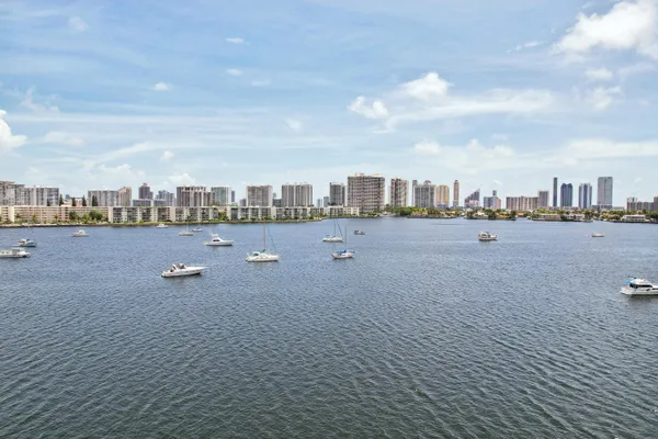 $39,500 | 17301 Biscayne Boulevard, Unit PH7, North Miami Beach, FL 33160