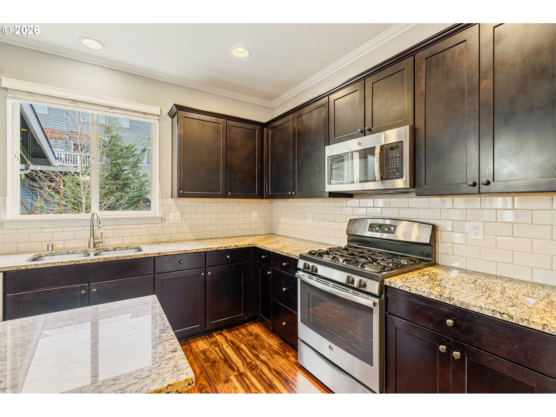 3665 P Loop Washougal, WA 98671 - Photo 10 of 47 Kitchen
