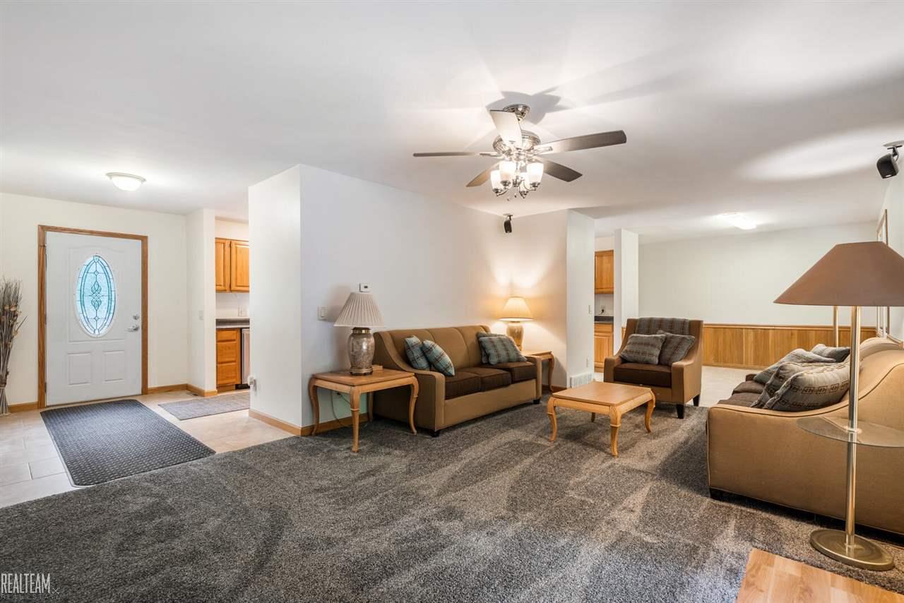 4704 Rohr Road Clarkston, MI 48348 - Photo 6 of 32