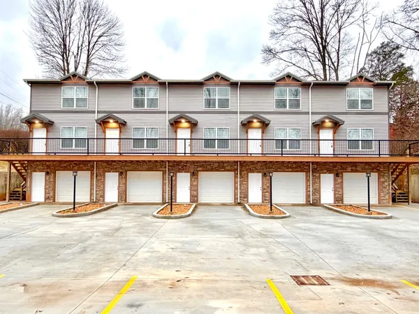 $1,395 | 511 Glenstone Springs Drive, Clarksville, TN 37043