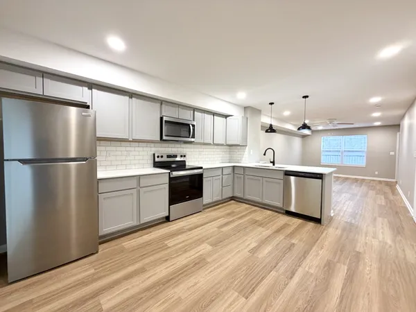 $1,395 | 511 Glenstone Springs Drive, Clarksville, TN 37043